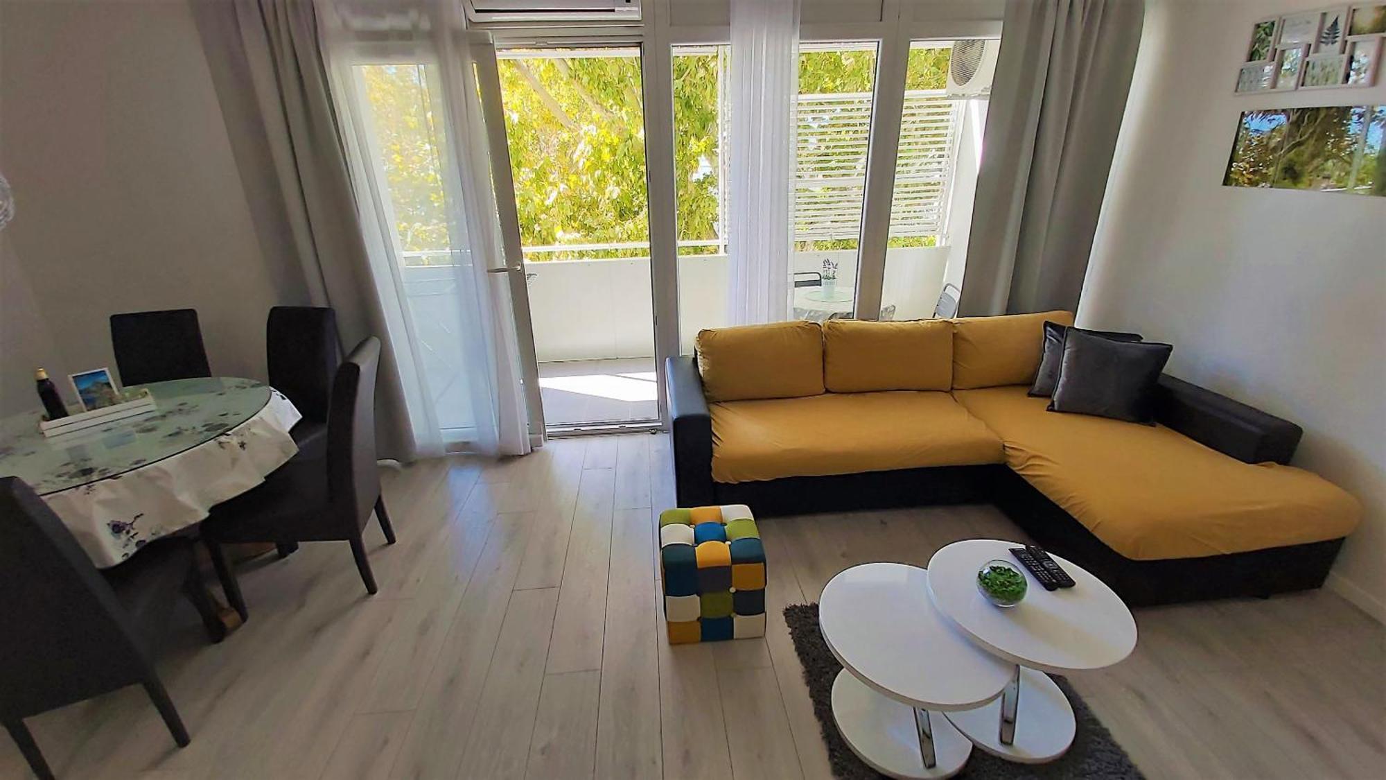 Apartment Punta Omis Exterior photo