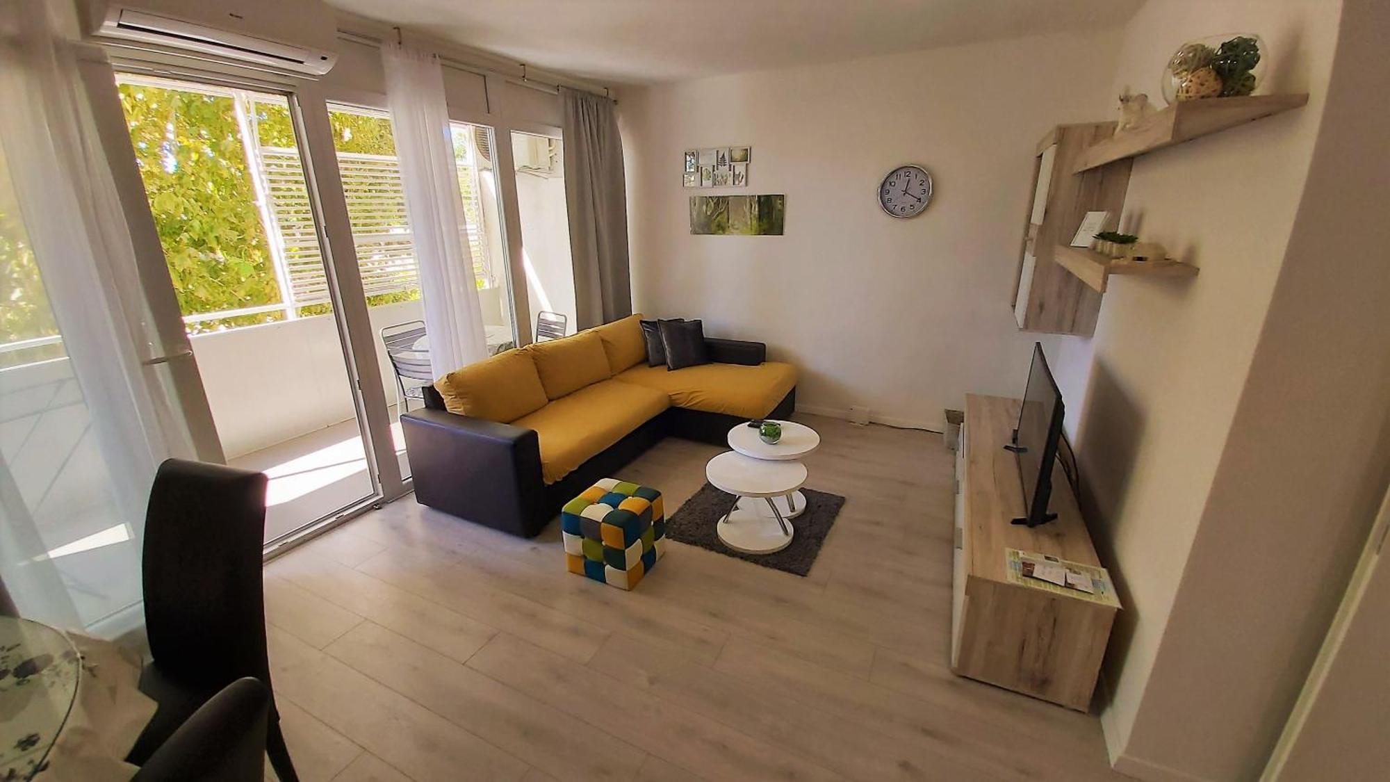 Apartment Punta Omis Exterior photo